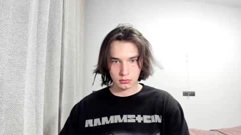 Snapshot of tyler__johnson chatting on February 21, 1:00 am Tyler johnson online show from February 21, 1:00 am