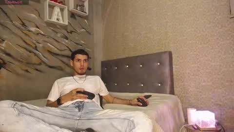 Snapshot of tyler_coopr chatting on February 15, 8:38 pm tyler cooper online show from February 15, 8:38 pm