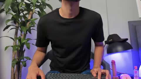 Tyler Fox online show from July 16, 2:06 am