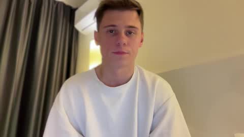 Snapshot of tyler_garrner chatting on October 4, 5:33 pm tyler_garrner online show from October 4, 5:33 pm