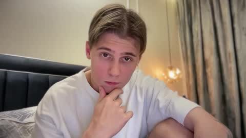 Snapshot of tyler_garrner chatting on November 2, 2:30 pm tyler_garrner online show from November 2, 2:30 pm