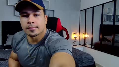 tyler_hank1 online show from December 6, 10:05 am