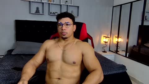 tyler_hank1 online show from December 10, 10:28 am