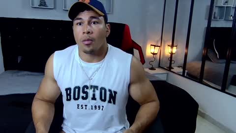 tyler_hank1 online show from January 30, 9:04 pm