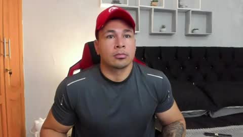 tyler_hank1 online show from July 21, 12:29 pm