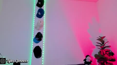 Tyler online show from December 18, 3:45 am