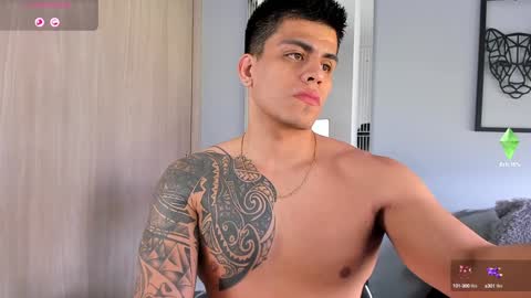 Snapshot of tyler_muscle chatting on December 11, 4:31 pm David online show from December 11, 4:31 pm