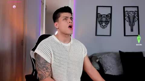 Snapshot of tyler_muscle chatting on December 29, 12:20 am David online show from December 29, 12:20 am