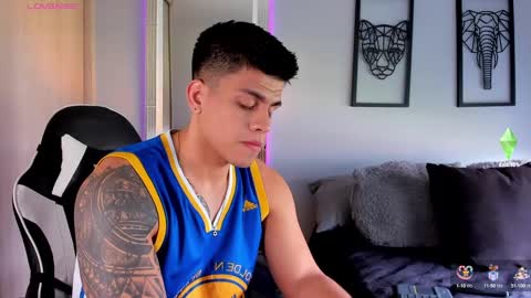 Snapshot of tyler_muscle chatting on January 4, 2:35 pm David online show from January 4, 2:35 pm