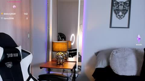 Snapshot of tyler_muscle chatting on January 9, 3:26 am David online show from January 9, 3:26 am