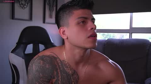 Snapshot of tyler_muscle chatting on September 21, 1:13 pm David online show from September 21, 1:13 pm