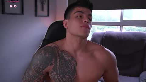 Snapshot of tyler_muscle chatting on September 26, 4:00 pm David online show from September 26, 4:00 pm