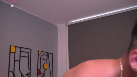 Snapshot of tyler_muscle chatting on February 13, 9:33 pm David online show from February 13, 9:33 pm