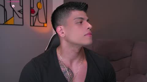 Snapshot of tyler_muscle chatting on February 28, 2:34 am David online show from February 28, 2:34 am