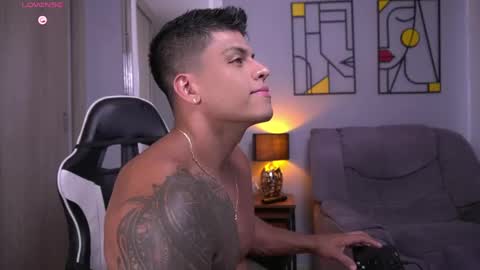 Snapshot of tyler_muscle chatting on May 28, 9:34 pm David online show from May 28, 9:34 pm