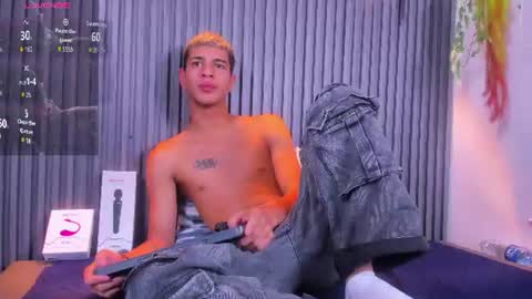 tyler_noir online show from June 13, 12:36 pm