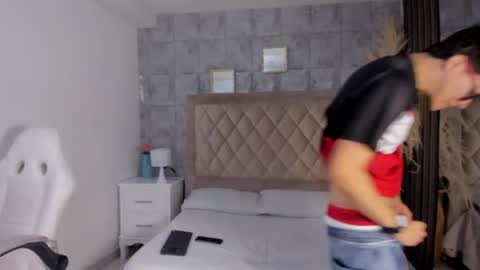 Snapshot of tylercross_ chatting on March 26, 8:58 pm Tyler online show from March 26, 8:58 pm