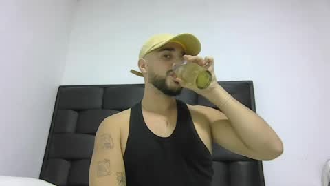 tylerelias22 online show from July 12, 7:21 am
