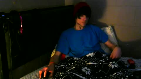 Snapshot of tylerlee199169 chatting on December 3, 6:17 pm Tyler online show from December 3, 6:17 pm