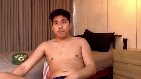 Snapshot of tylerwatson22 chatting on January 28, 7:43 am tyler online show from January 28, 7:43 am