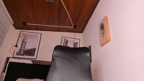       online show from February 2, 8:18 pm