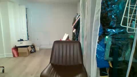 Snapshot of typespirit chatting on January 11, 4:45 pm typespirit online show from January 11, 4:45 pm