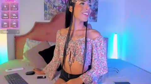 Tyra pretty Honey online show from July 30, 9:36 pm