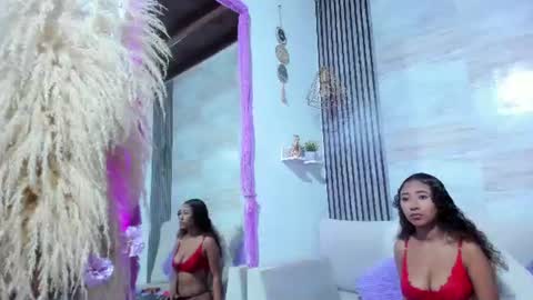 Snapshot of tyra_pettite chatting on June 16, 7:27 pm tyra_pettite online show from June 16, 7:27 pm