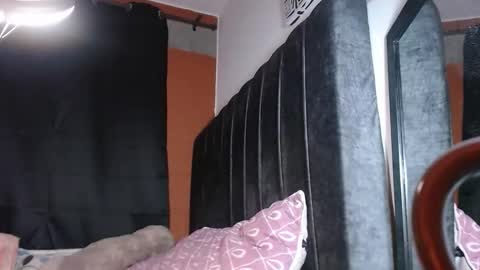 tyra_stone1 online show from October 16, 9:16 pm