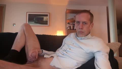 Snapshot of tyronev70 chatting on April 2, 4:48 pm Ty online show from April 2, 4:48 pm