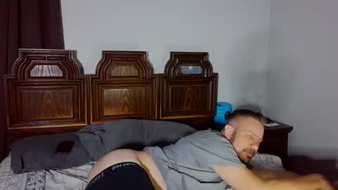 Blue Eyed Handsome Man online show from February 5, 1:10 am