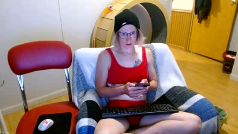 Snapshot of tyyyler93 chatting on July 8, 3:00 am TylerAlternative online show from July 8, 3:00 am