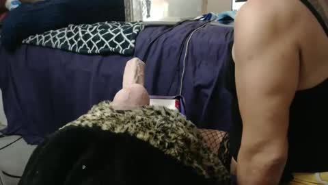 Snapshot of uandme_baby chatting on November 6, 2:51 pm Azelia B online show from November 6, 2:51 pm