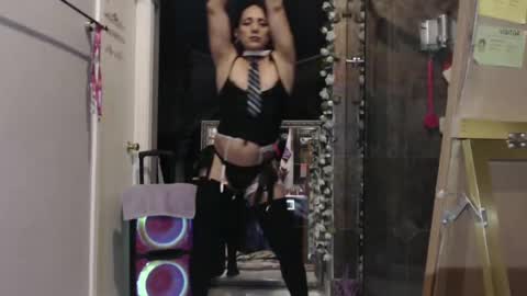 Snapshot of uandme_baby chatting on November 11, 4:23 am Azelia B online show from November 11, 4:23 am