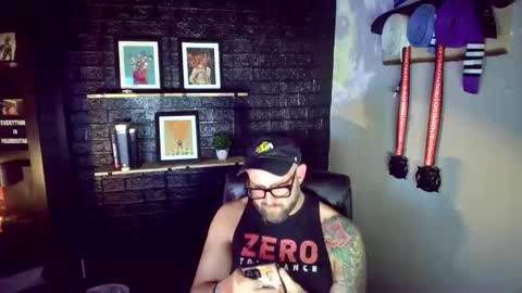 Snapshot of ugly_viking chatting on March 19, 5:22 am Ugly Viking online show from March 19, 5:22 am