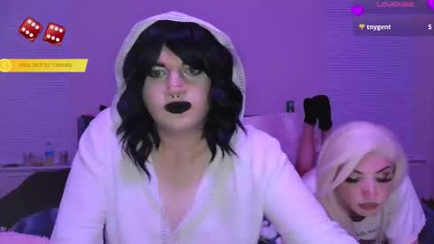 Snapshot of uhhh_lexi chatting on December 14, 4:07 am Lexi online show from December 14, 4:07 am