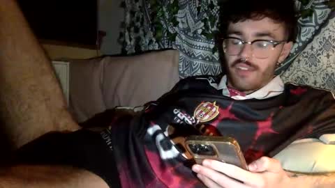 Snapshot of uhhstephen chatting on December 16, 4:56 pm uhhstephen online show from December 16, 4:56 pm