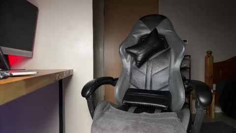 Snapshot of ukchocolate chatting on February 28, 6:20 pm UKchocolate- FREE OFlinks in bio - online show from February 28, 6:20 pm