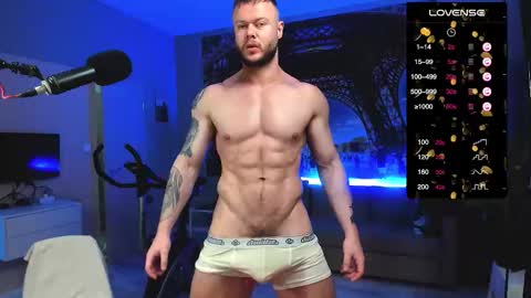 Snapshot of ukgymboy chatting on February 17, 1:18 pm James Iron online show from February 17, 1:18 pm