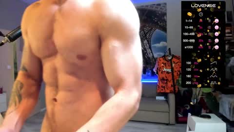 Snapshot of ukgymboy chatting on March 20, 1:05 pm James Iron online show from March 20, 1:05 pm