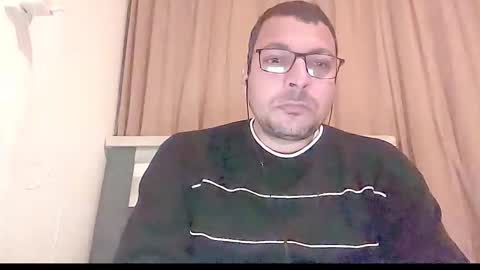 Snapshot of ukhalid82 chatting on October 27, 6:45 pm ukhalid82 online show from October 27, 6:45 pm