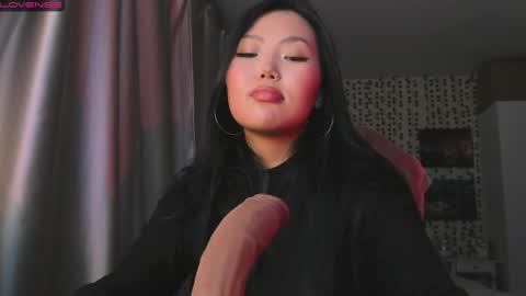 uko sa online show from November 5, 6:30 pm