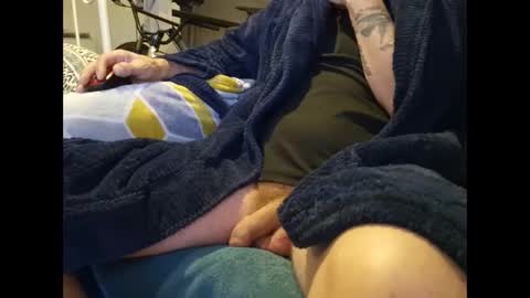 Snapshot of ukpeterfat9 chatting on November 17, 1:33 am ukpeterfat9 online show from November 17, 1:33 am