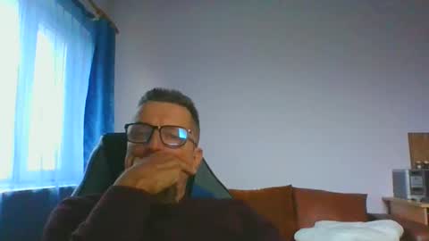 ulmeni4 online show from December 2, 1:24 pm