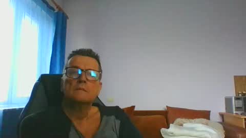 ulmeni4 online show from December 15, 9:56 am