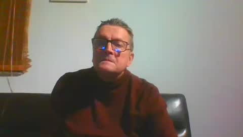 ulmeni4 online show from December 25, 4:11 pm