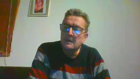 ulmeni4 online show from January 1, 4:18 pm
