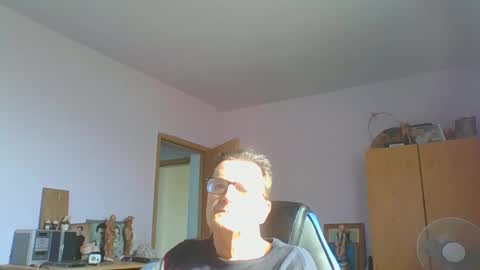 ulmeni4 online show from March 4, 11:08 am