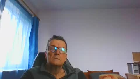 ulmeni7 online show from December 21, 8:43 am