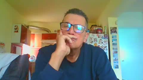 ulmeni7 online show from May 19, 4:52 am